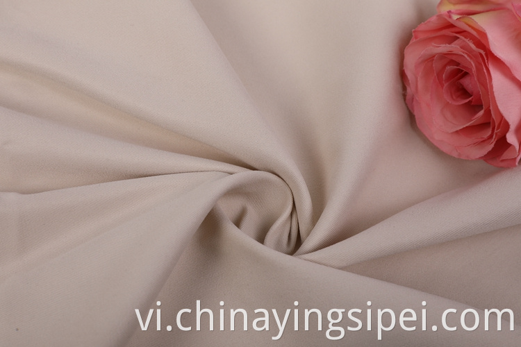 China Sản phẩm Vật liệu Polyester Vải bông đơn giản cho quần áo